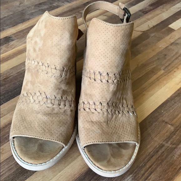 🧣LAST CHANCE Rebels Rayna suede peep toe booties - Picture 5 of 7